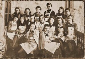 Az 1942-ben tartott tanfolyamon résztvettek csoportja