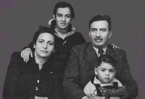 Dr.Grósz Sándor orvos családjával